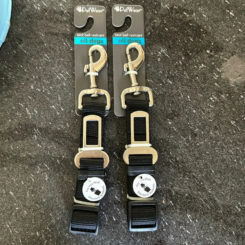 Petwear Seatbelt restraint for dogs